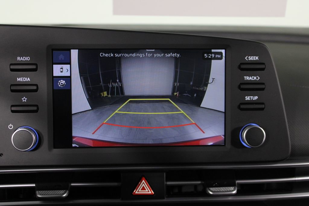 Certified 2025 Hyundai Elantra SE image 27