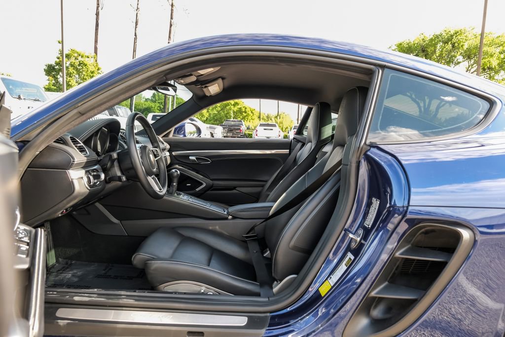 Used 2025 Porsche 718 Cayman RWD image 30
