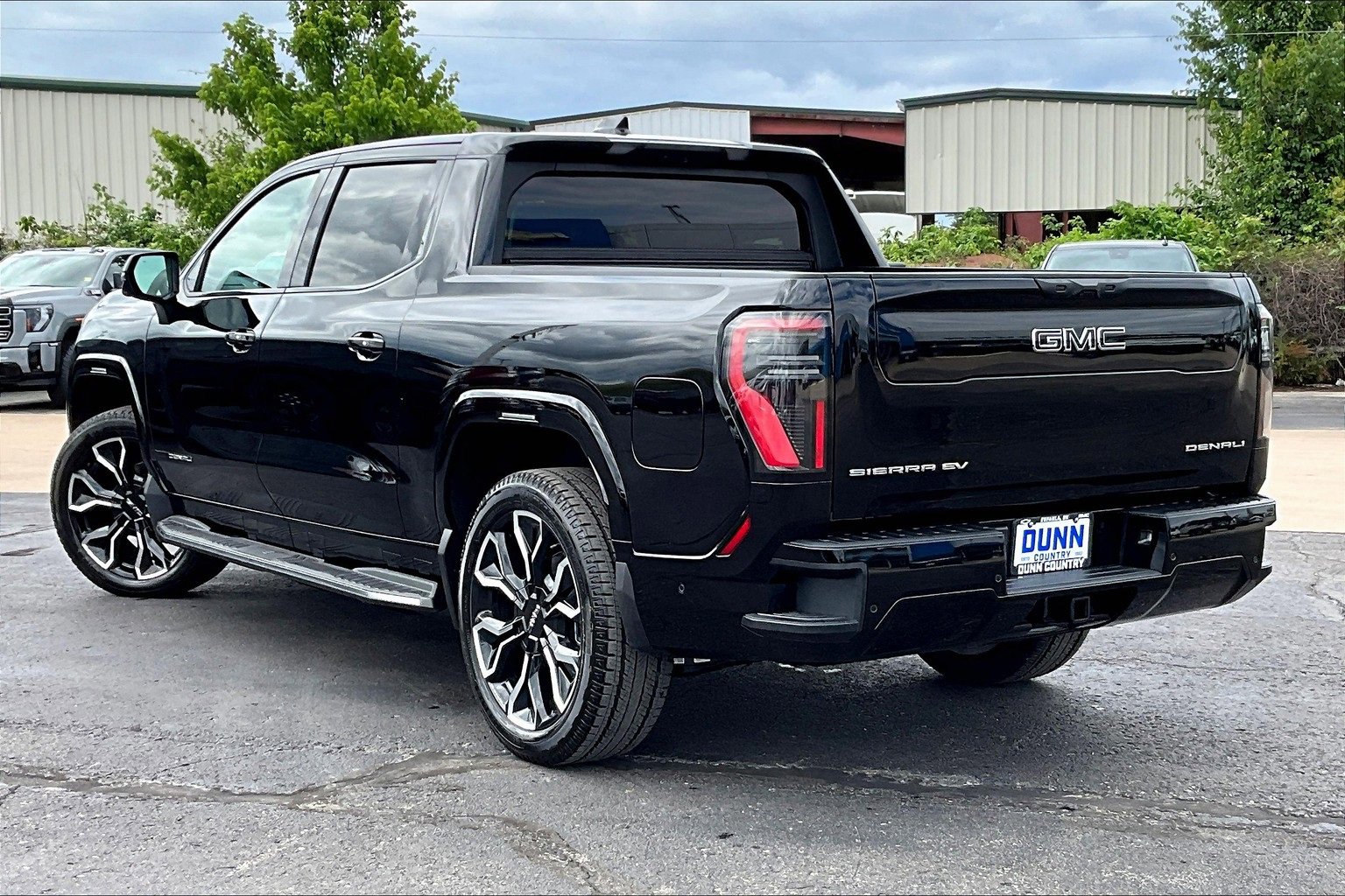 New 2025 GMC Sierra EV Denali image 3