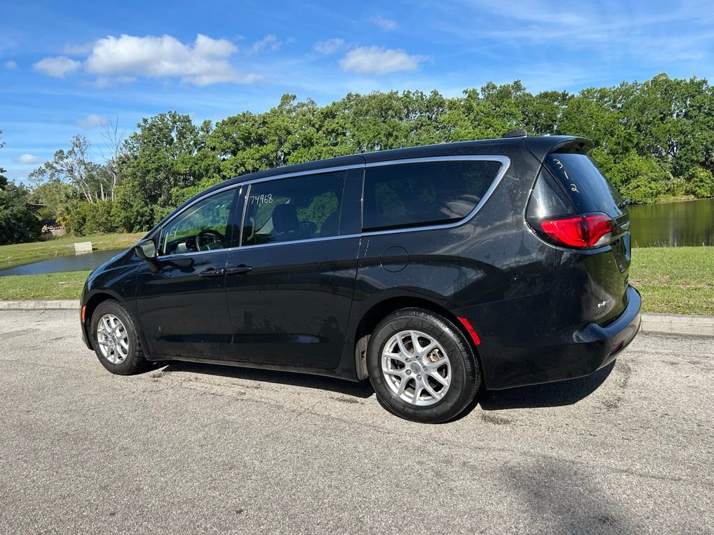 Used 2023 Chrysler Voyager LX FWD image 3