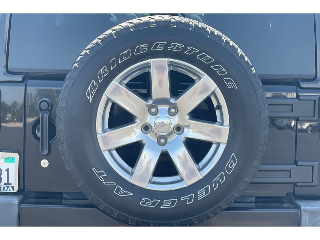 Used 2017 Jeep Wrangler Unlimited Sahara w/ Connectivity Group AWD/4WD image 42