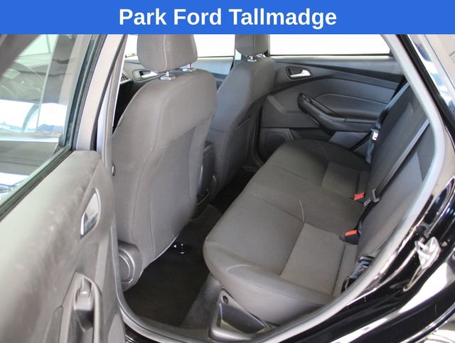 Used 2018 Ford Focus SE w/ SE Appearance Package image 24