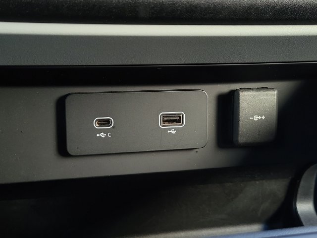 Certified 2024 Land Rover Defender 110 S AWD/4WD image 34