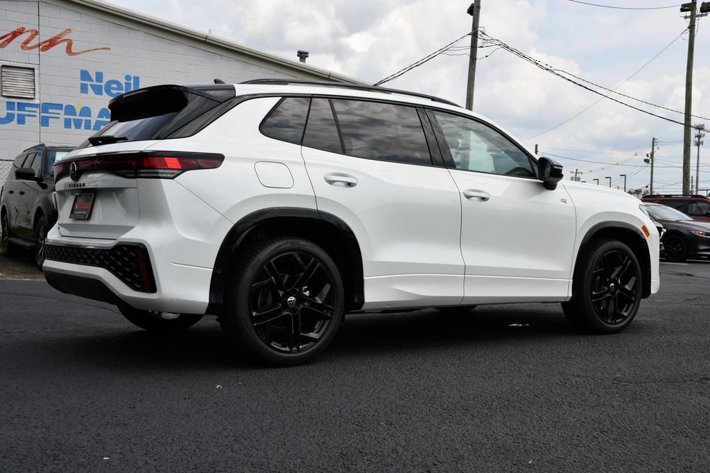 New 2026 Volkswagen Tiguan SE R-Line FWD image 7