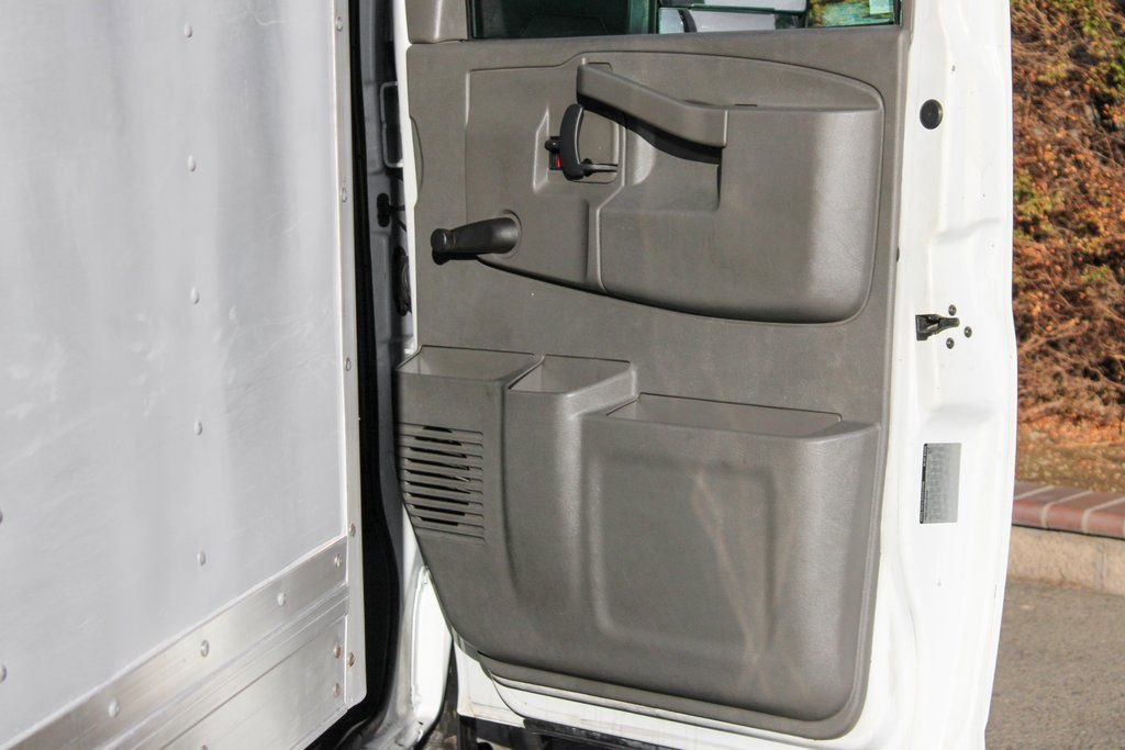 Used 2016 Chevrolet Express 4500 w/ Chrome Appearance Package RWD image 30