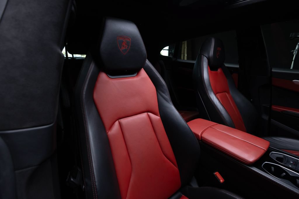 Used 2022 Lamborghini Urus AWD/4WD image 47