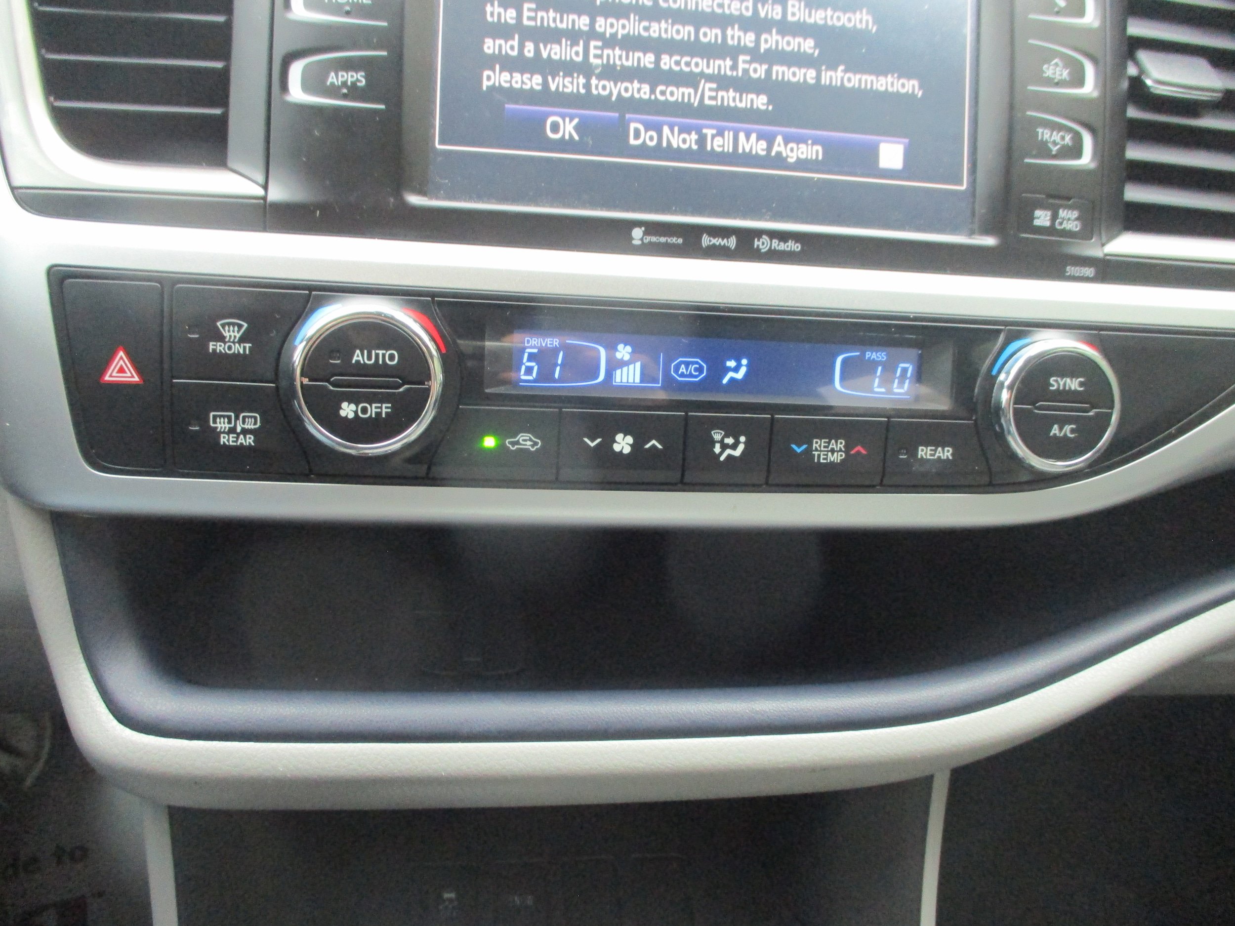 Used 2019 Toyota Highlander XLE FWD image 22