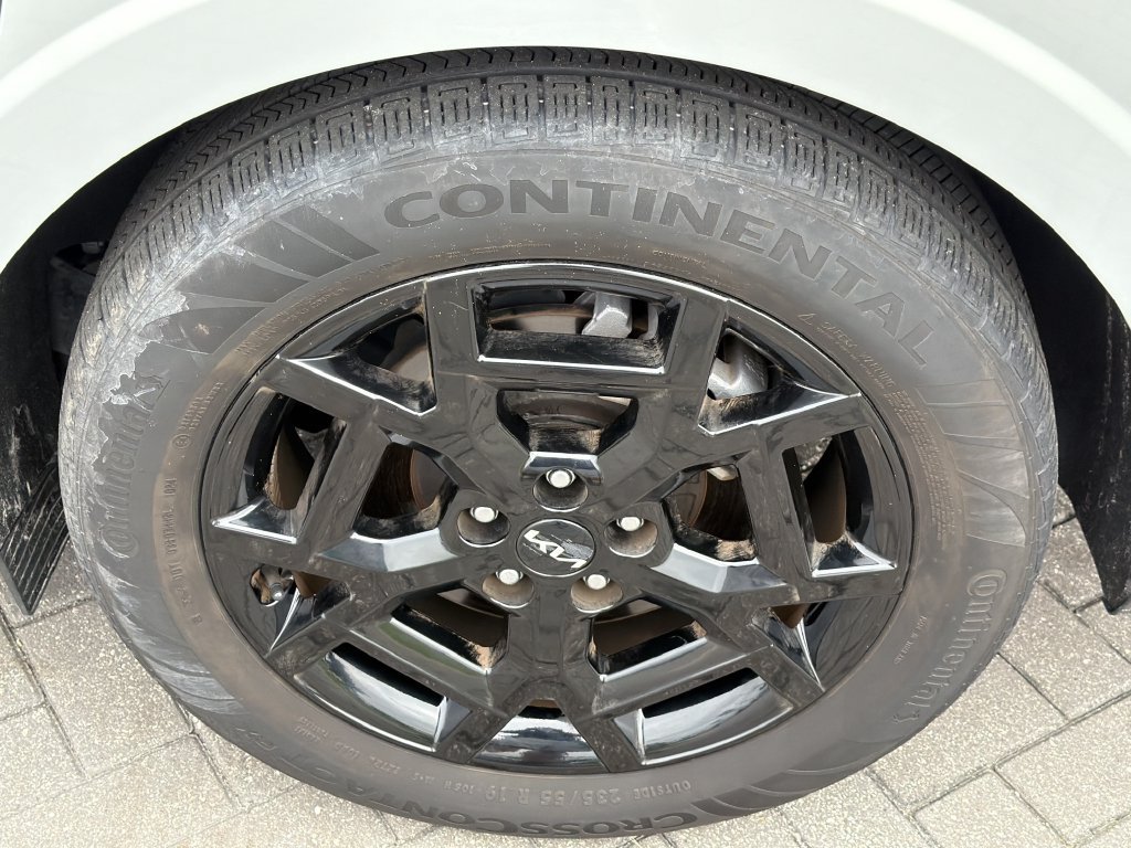 Used 2025 Kia Carnival SX Prestige FWD image 17