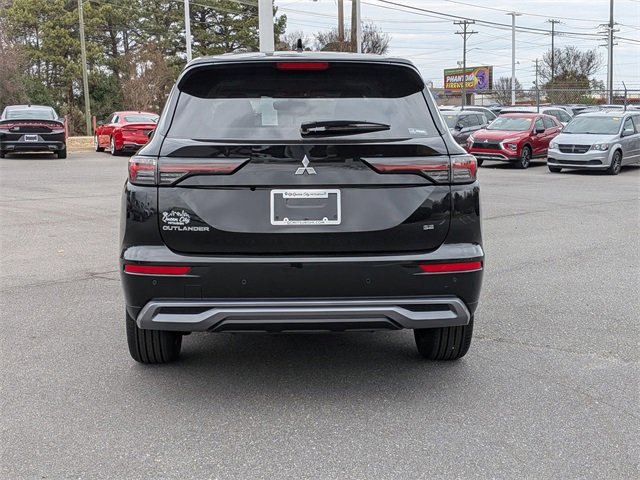 New 2025 Mitsubishi Outlander SE image 4