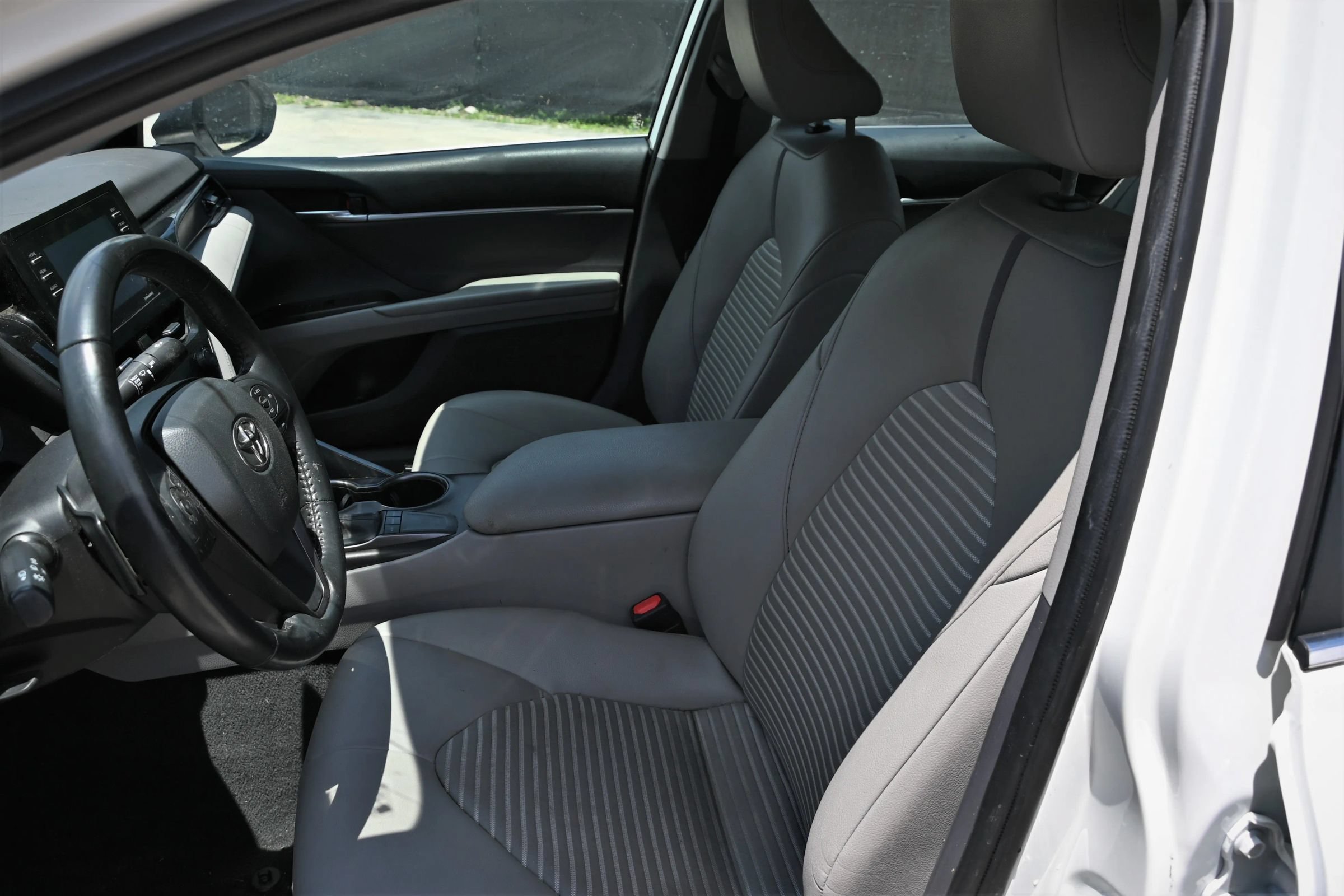 Used 2022 Toyota Camry SE FWD image 9