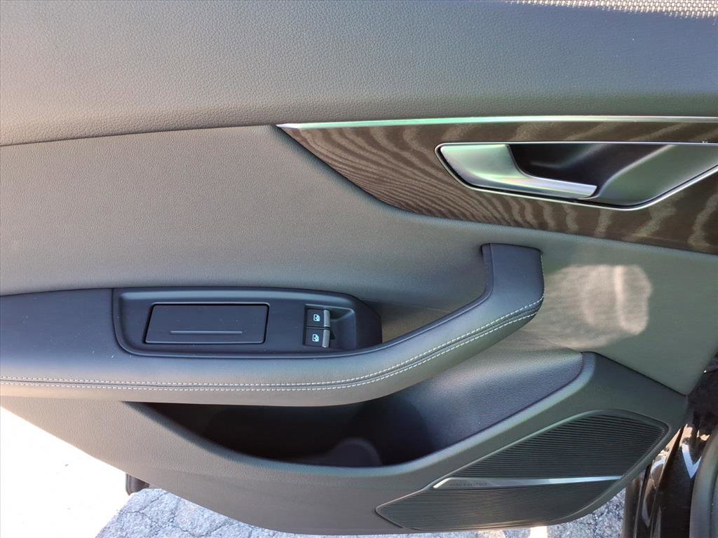 Used 2023 Audi Q8 Premium Plus w/ Premium Plus Package image 33