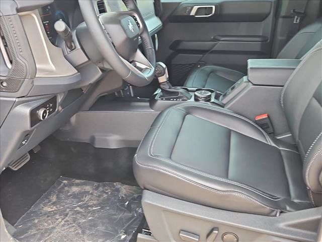 New 2026 Ford Bronco Outer Banks AWD/4WD image 4