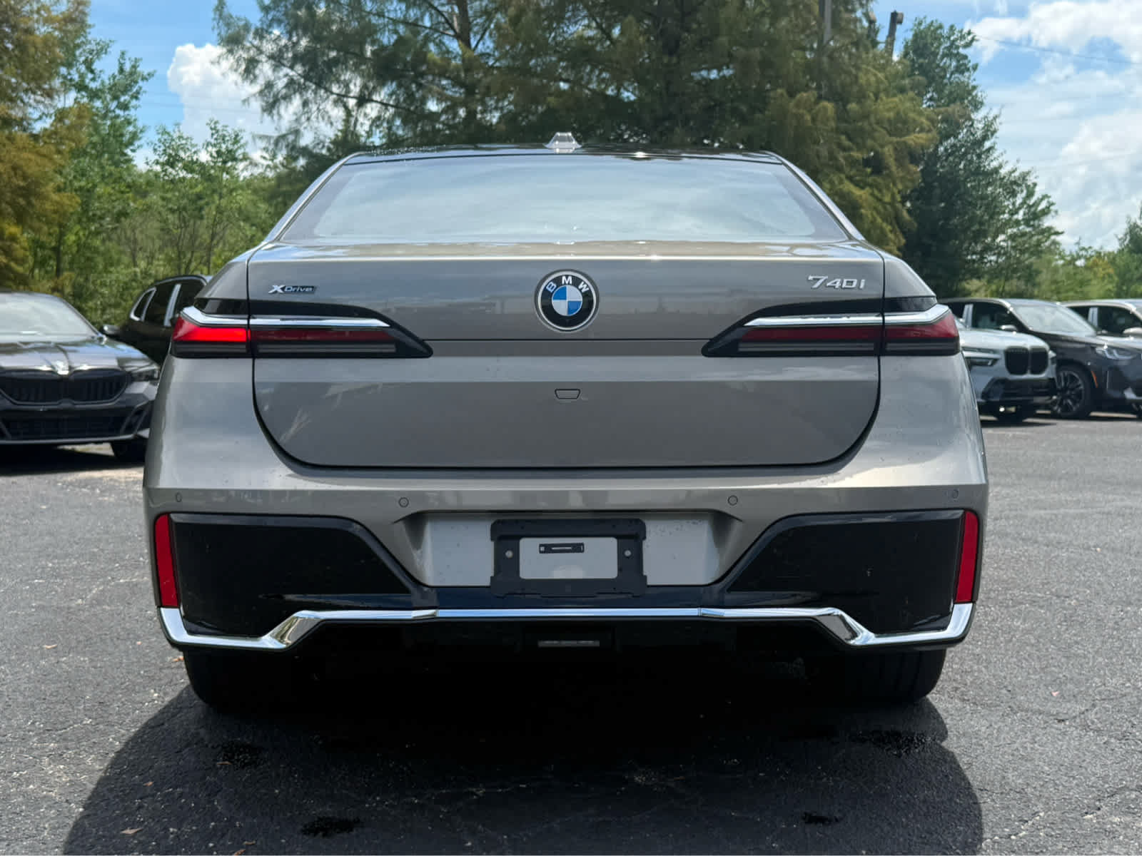 Used 2026 BMW 740i xDrive AWD/4WD image 6