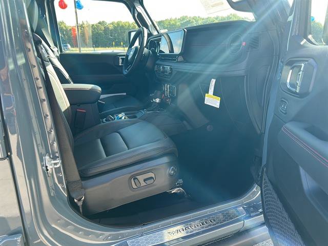 New 2025 Jeep Wrangler Unlimited Rubicon image 18