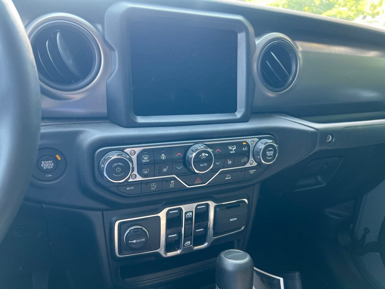 Used 2023 Jeep Gladiator Sport AWD/4WD image 28