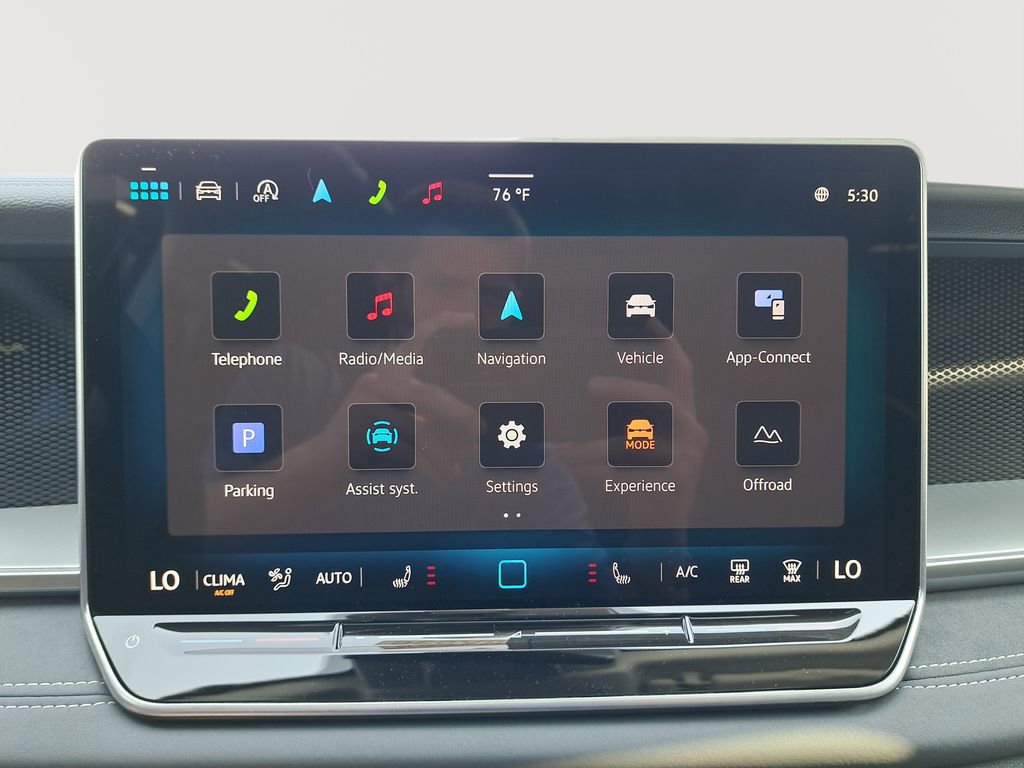 New 2025 Volkswagen Tiguan SE image 24