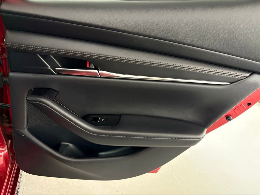 Used 2022 MAZDA MAZDA3 s image 39