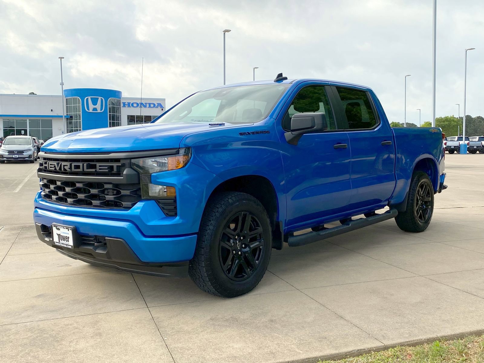 Used 2025 Chevrolet Silverado 1500 Custom w/ Turbomax Blackout Package AWD/4WD image 3
