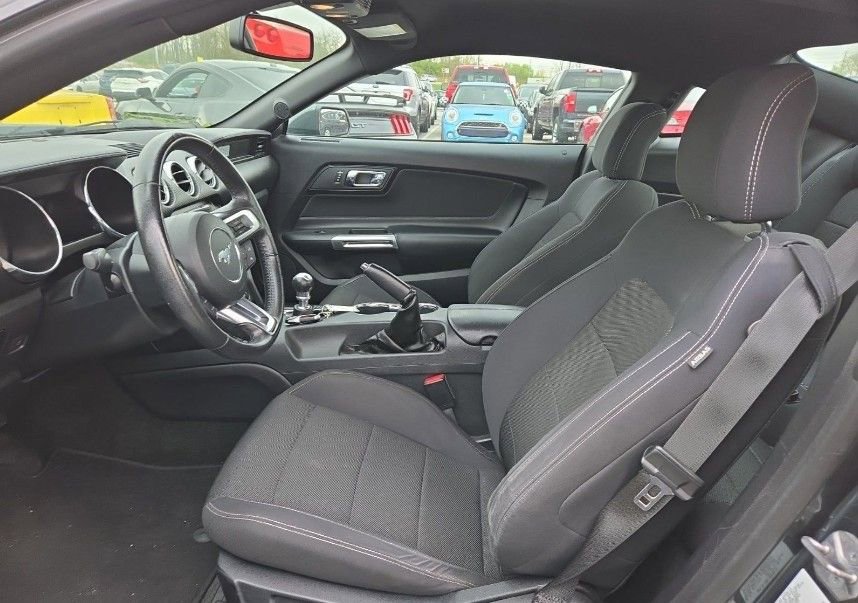 Used 2016 Ford Mustang Coupe w/ Equipment Group 051A RWD image 9
