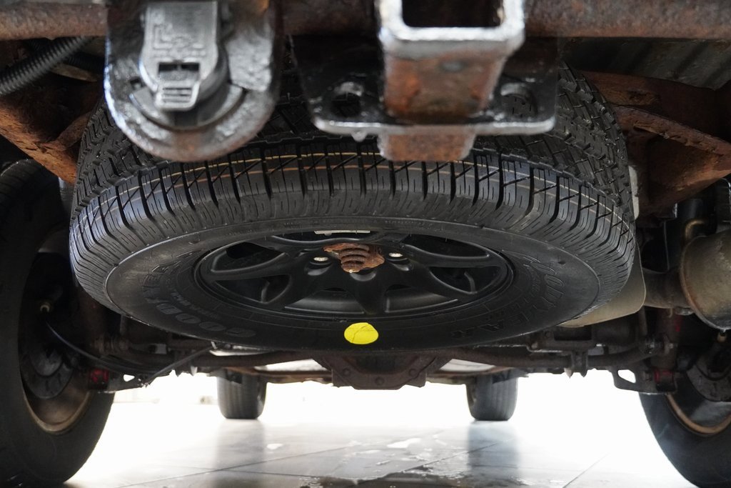 Used 2013 Chevrolet Avalanche LT w/ Suspension Package, Off-Road image 11