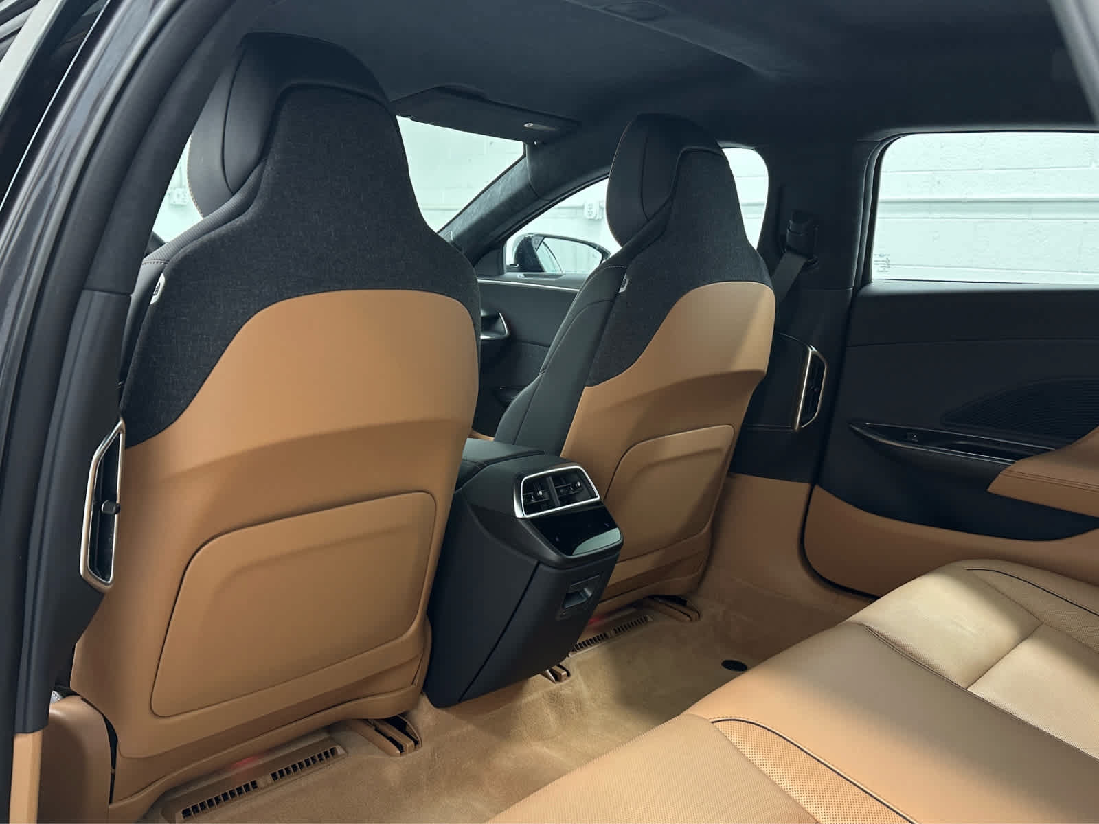 Used 2024 Lucid Air Touring AWD/4WD image 14
