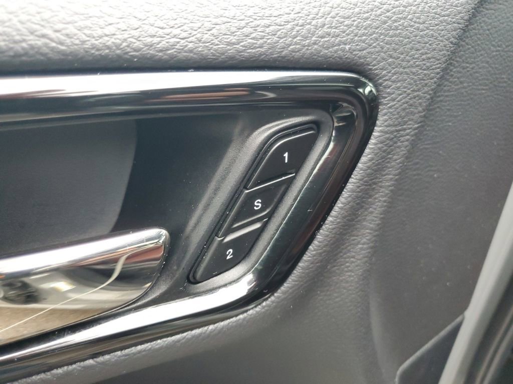 Used 2025 Dodge Durango GT image 9