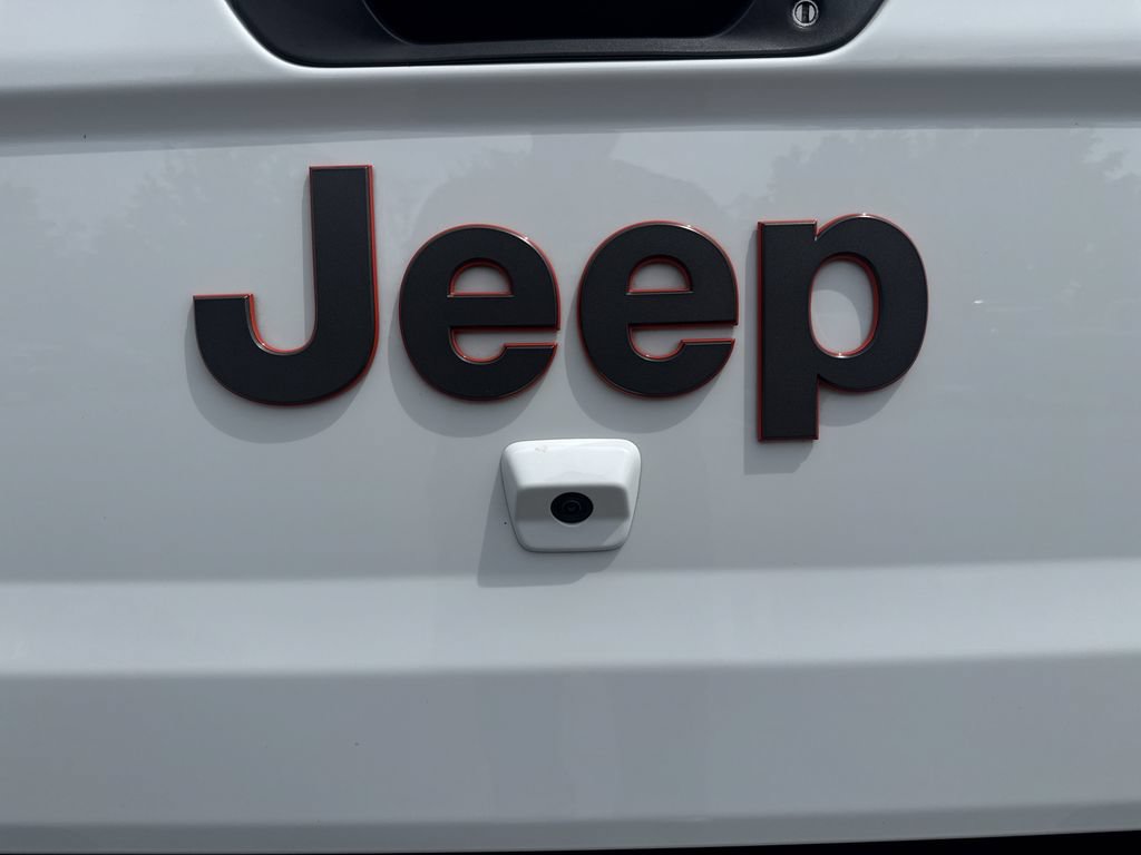 Used 2023 Jeep Gladiator Mojave w/ LED Lighting Group AWD/4WD image 39