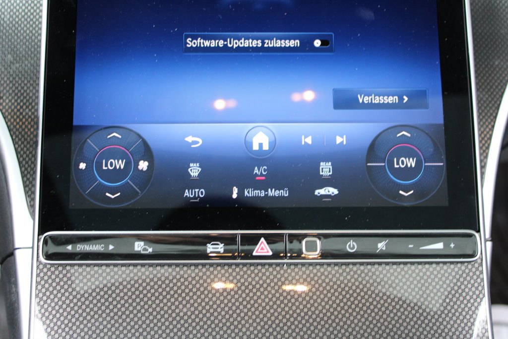 Used 2025 Mercedes-Benz CLE 300 4MATIC Coupe w/ AMG Line image 19