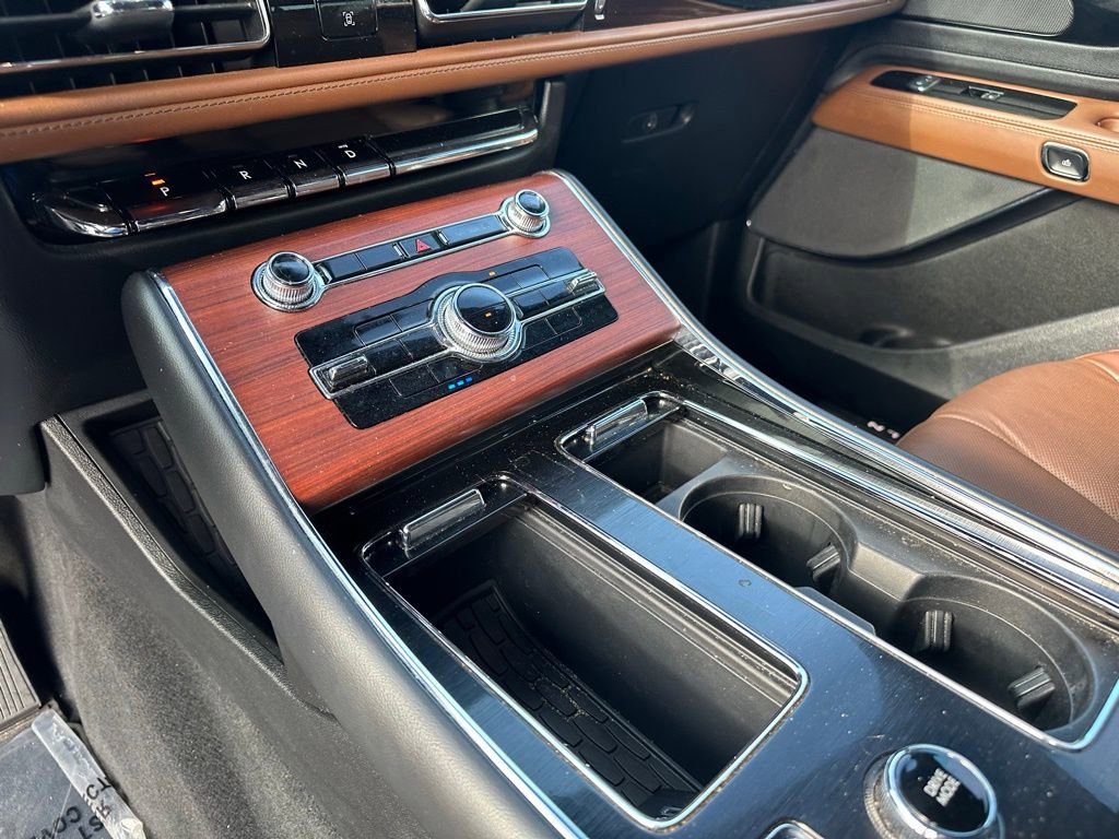 Used 2023 Lincoln Aviator Reserve w/ Equipment Group 201A RWD image 14