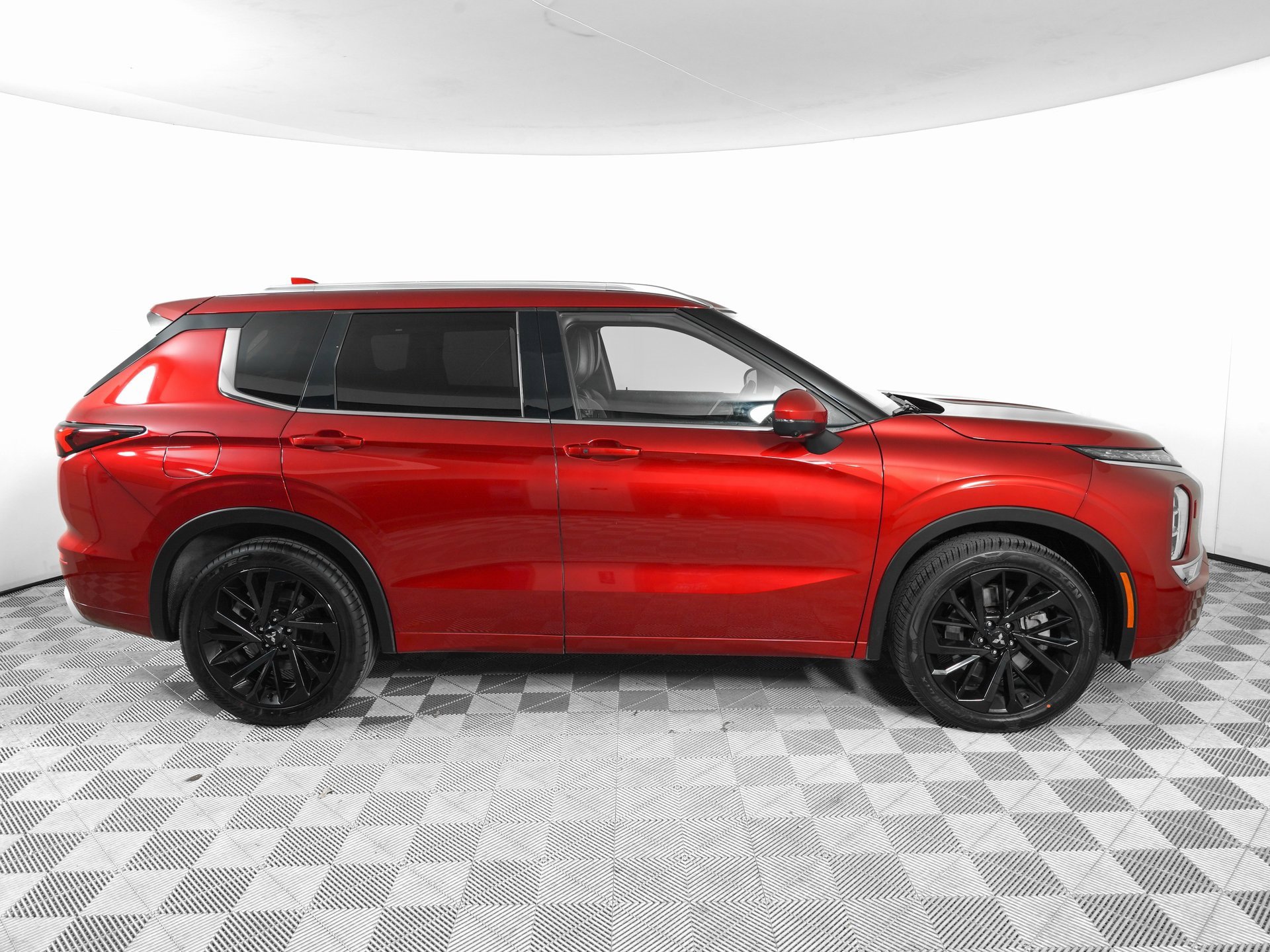 Used 2022 Mitsubishi Outlander SEL image 4