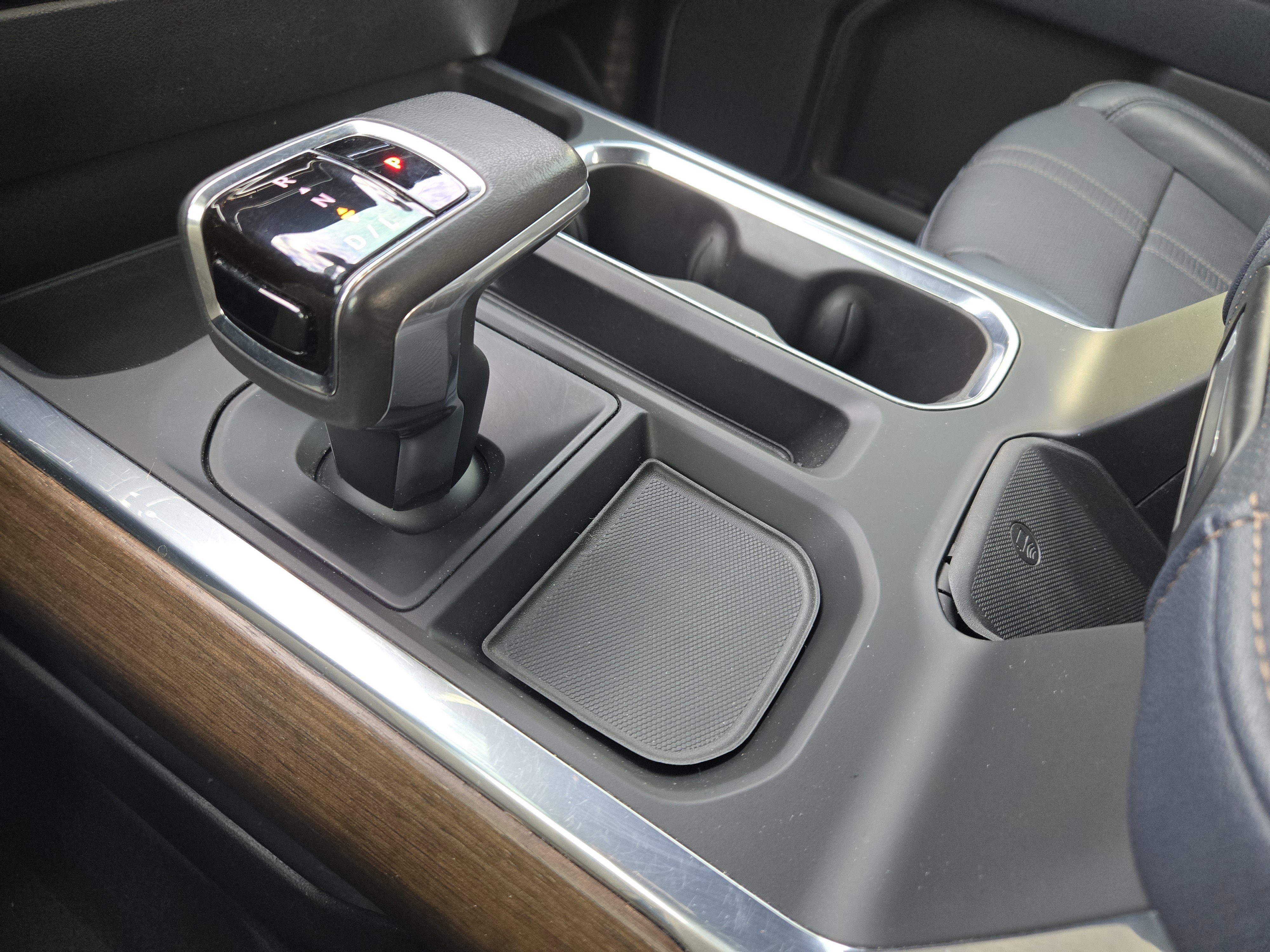 Used 2022 Chevrolet Silverado 1500 High Country w/ Technology Package image 22