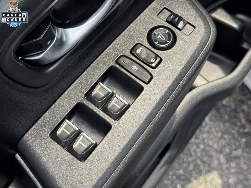 Used 2023 Honda Pilot Touring image 16