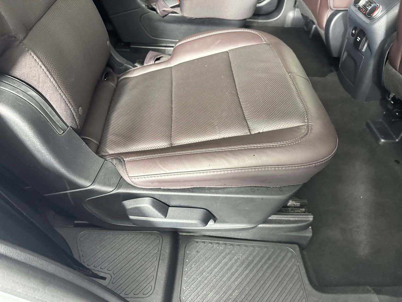 Used 2025 Ford Explorer Platinum w/ LUX Leather Package AWD/4WD image 31
