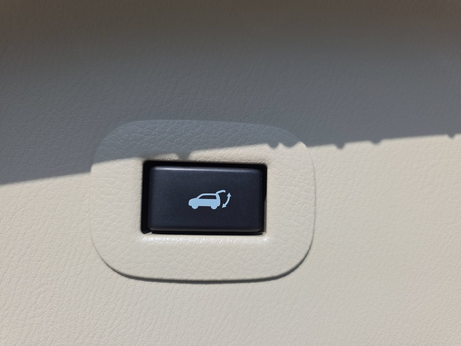 Used 2022 INFINITI QX80 Luxe w/ Cargo Package AWD/4WD image 13