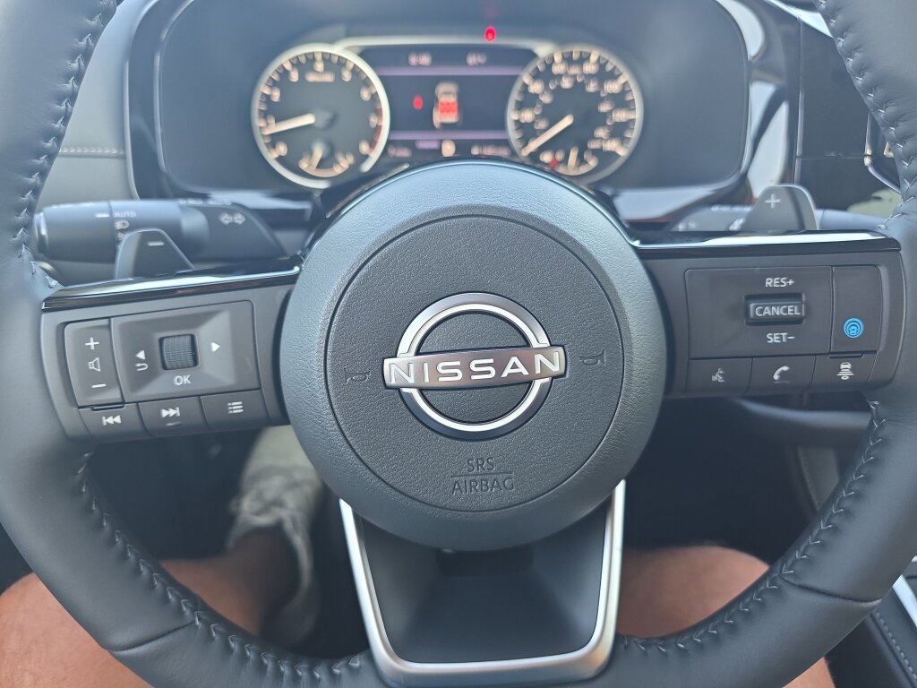 New 2025 Nissan Pathfinder SL image 9