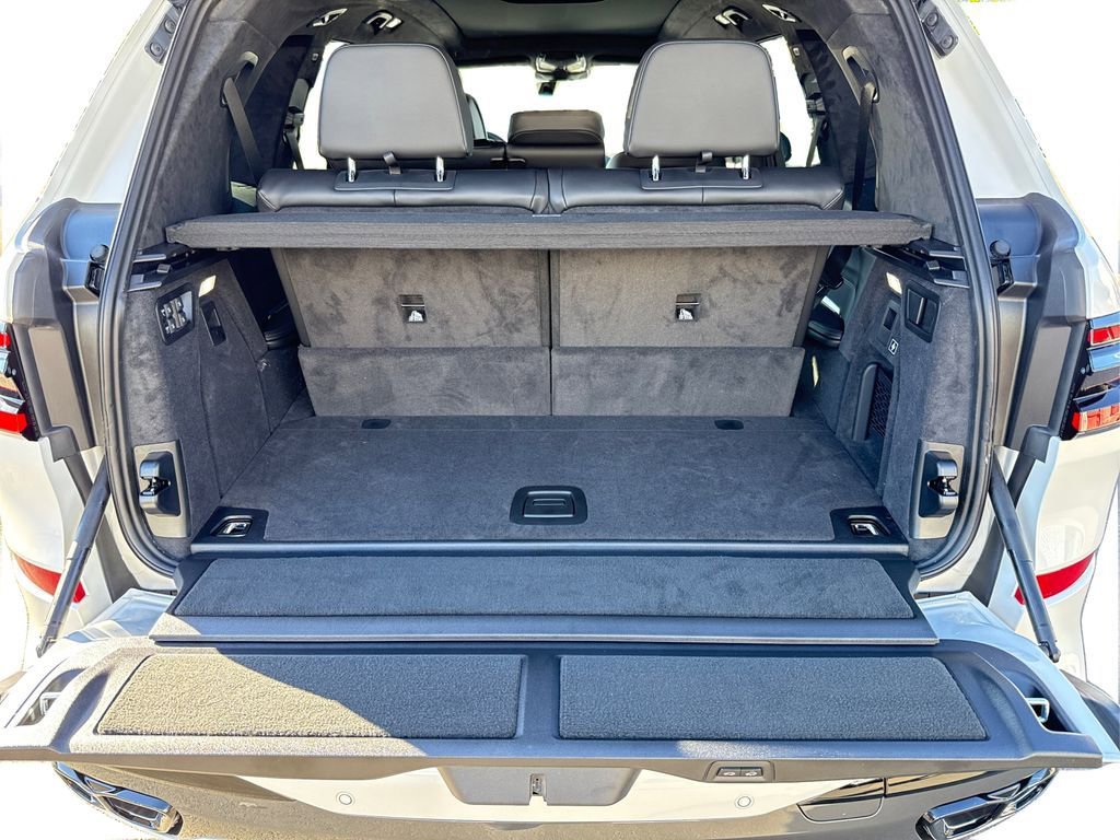 New 2026 BMW X7 M60i w/ Executive Package image 13