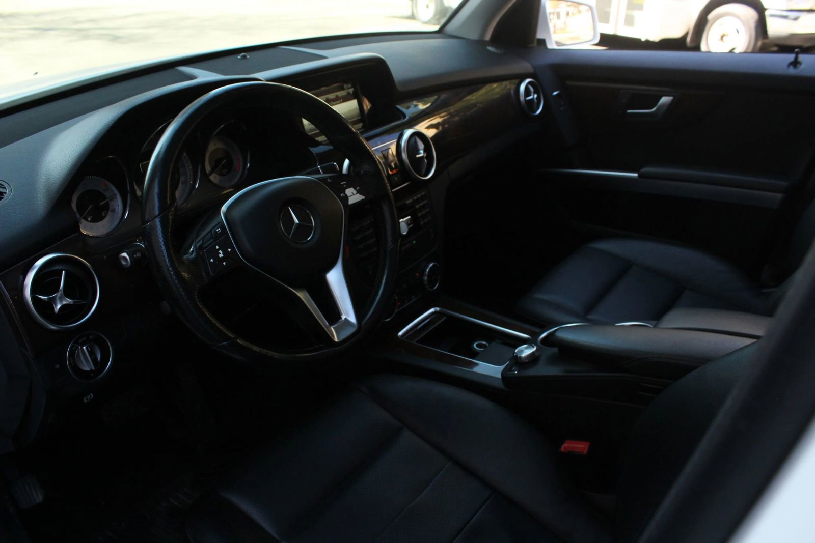 Used 2015 Mercedes-Benz GLK 350 4MATIC w/ Premium 1 Package image 14