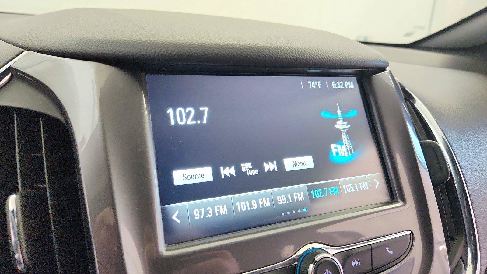 Used 2018 Chevrolet Cruze LT w/ Convenience Package FWD image 20