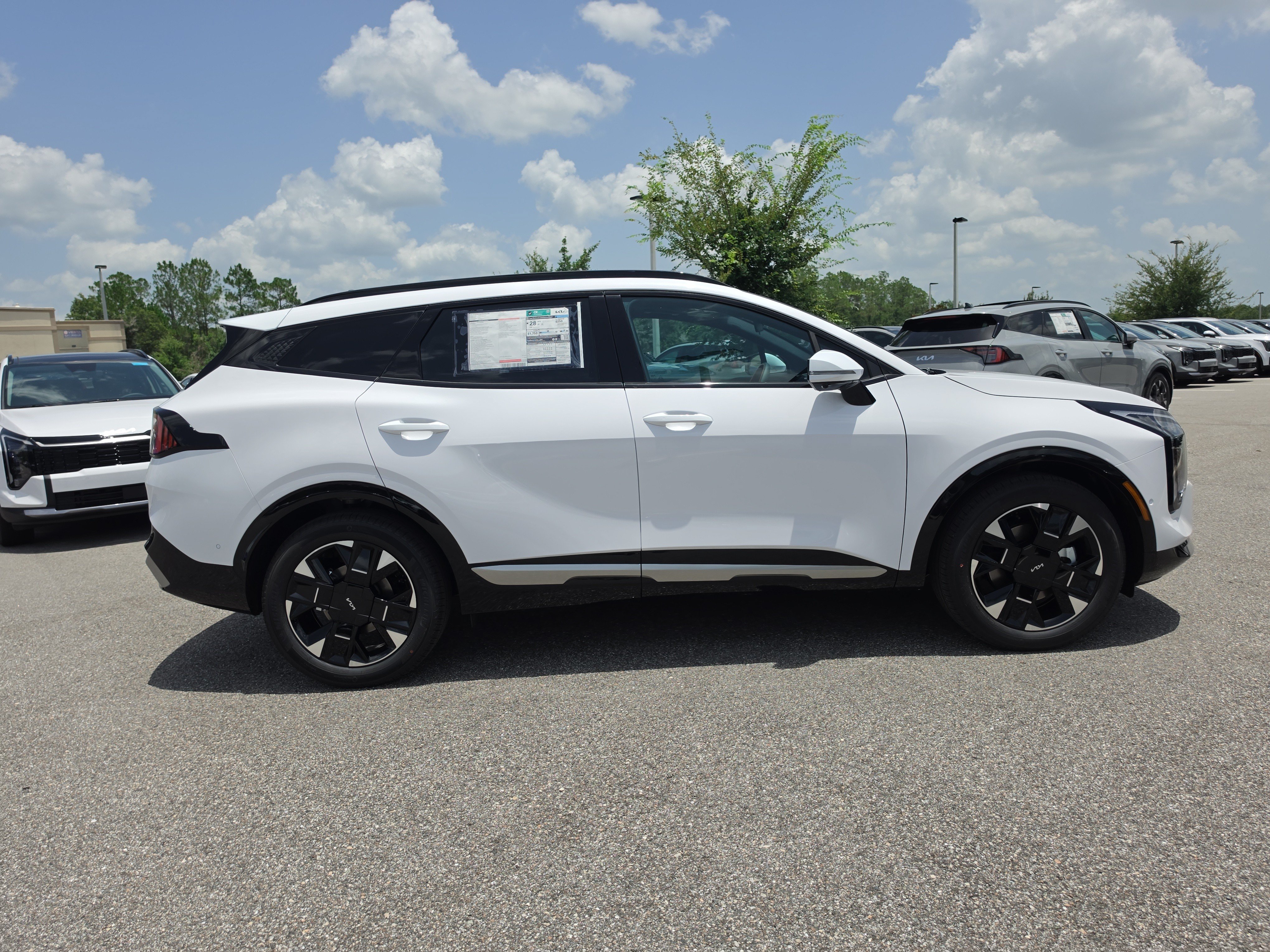 New 2026 Kia Sportage SX FWD image 9