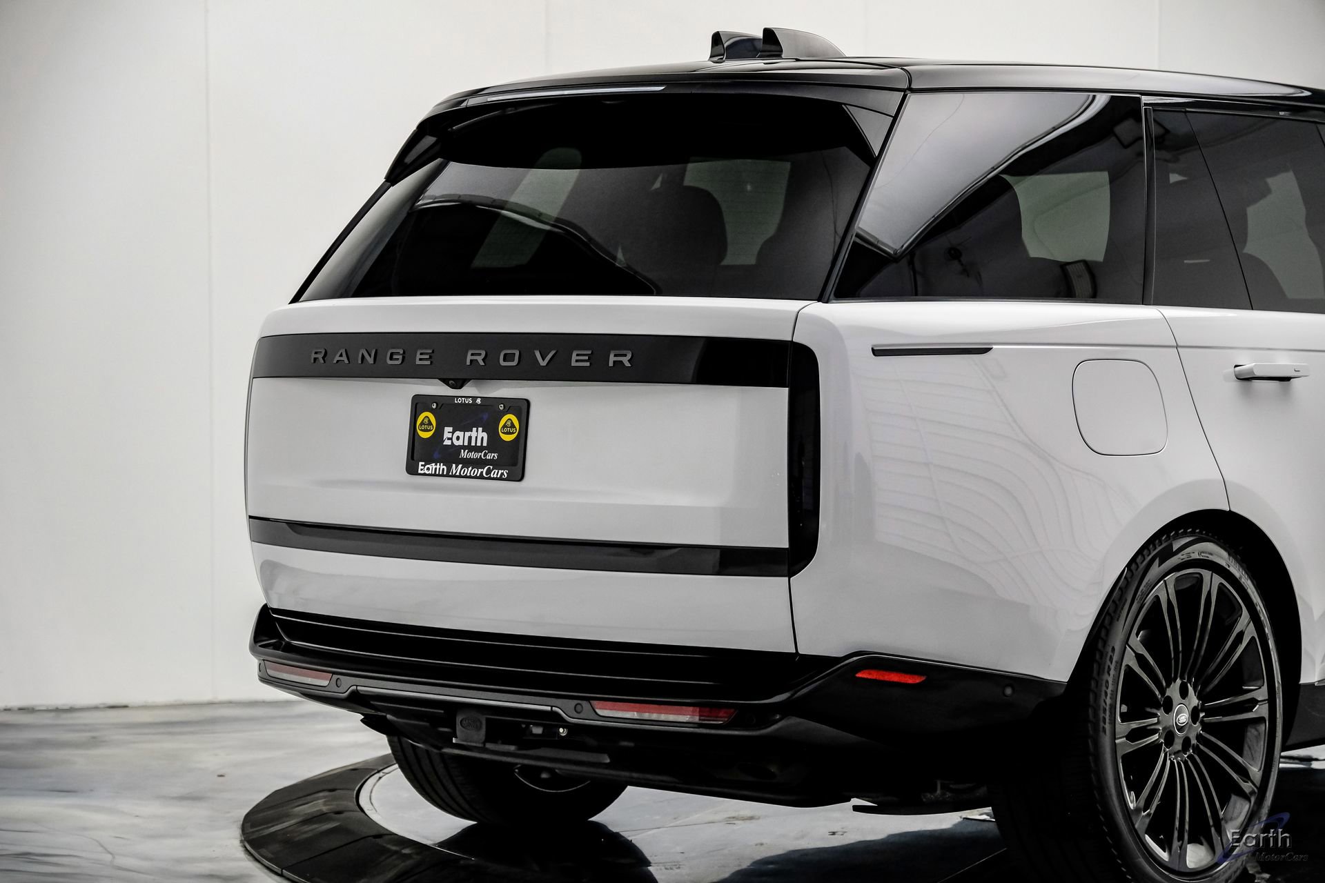 Used 2024 Land Rover Range Rover SE AWD/4WD image 17