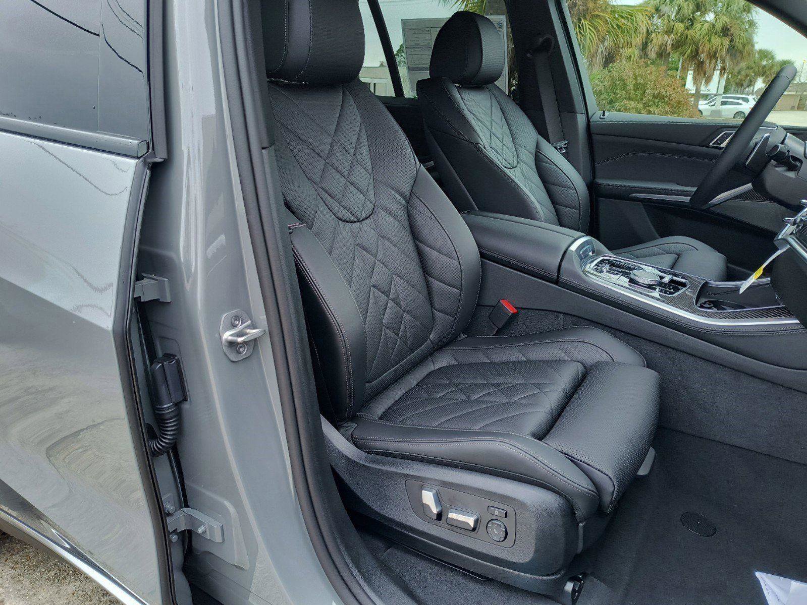 New 2025 BMW X5 xDrive40i w/ Parking Assistance Package image 13