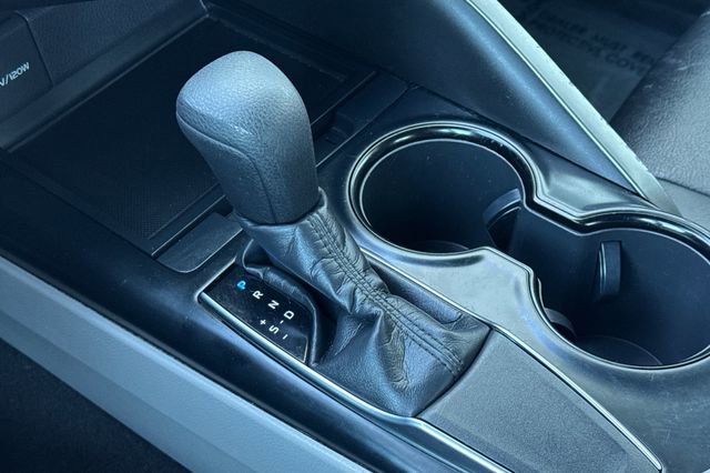 Certified 2018 Toyota Camry LE image 23