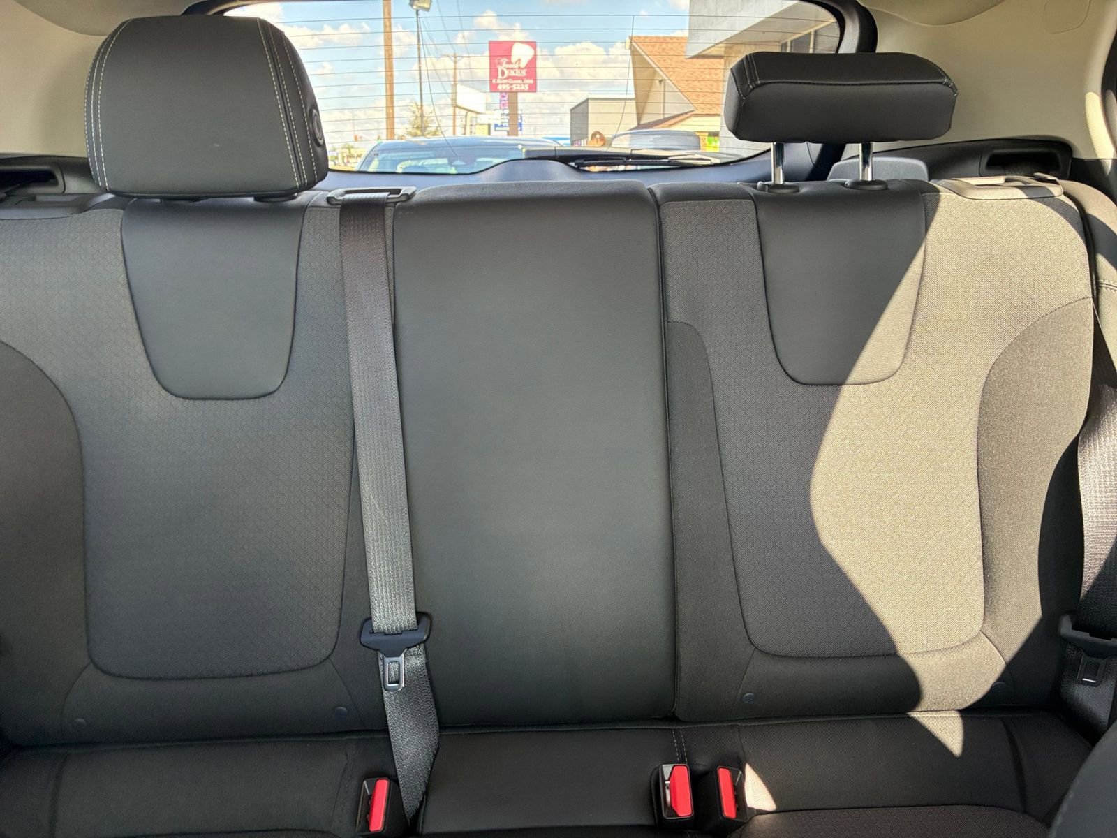 Used 2025 Buick Encore GX Preferred image 38