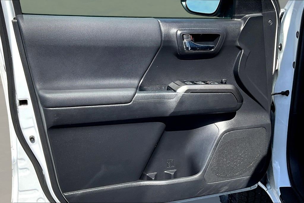 Used 2022 Toyota Tacoma TRD Off-Road w/ Technology Package image 22