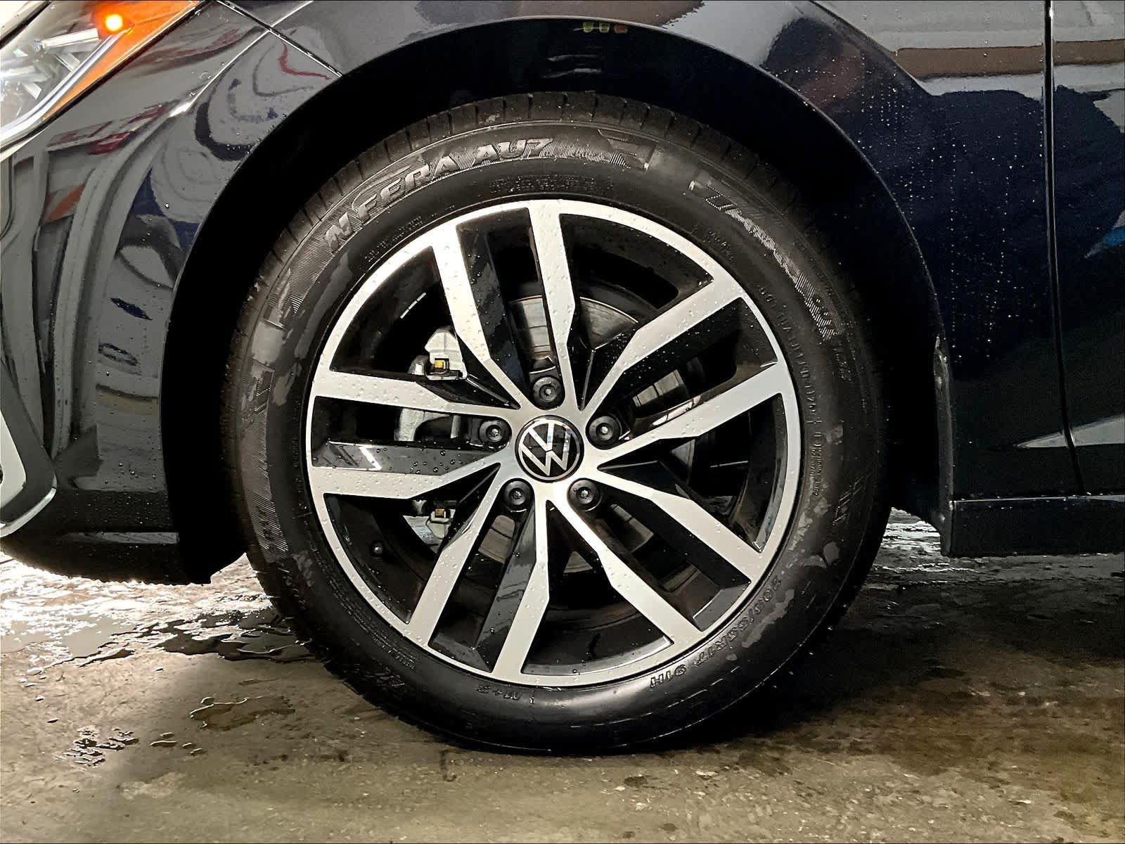New 2026 Volkswagen Jetta SE FWD image 9
