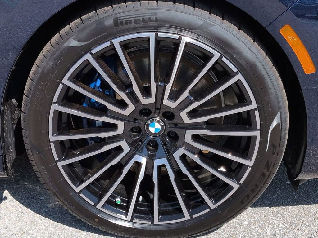 New 2026 BMW i7 eDrive50 w/ M Sport Package RWD image 11