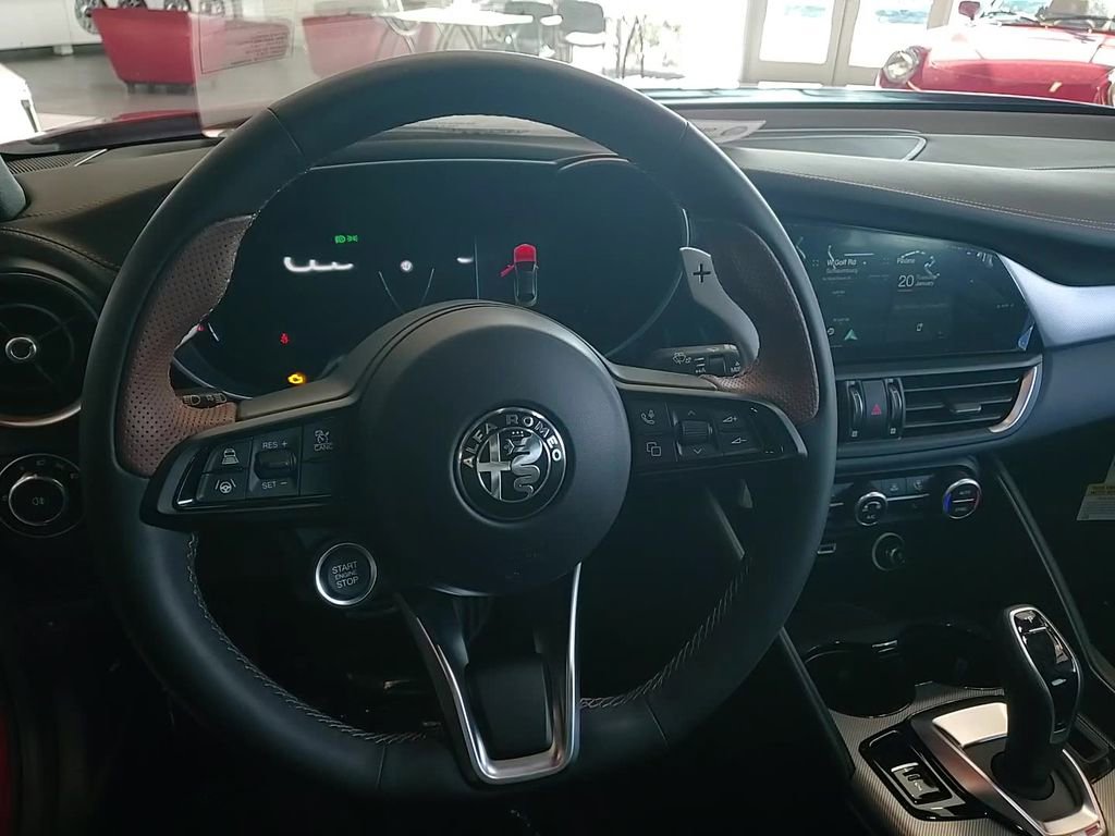 New 2025 Alfa Romeo Giulia AWD w/ Driving Assist Package image 34