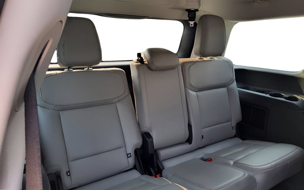 Used 2025 Ford Expedition Active AWD/4WD image 39
