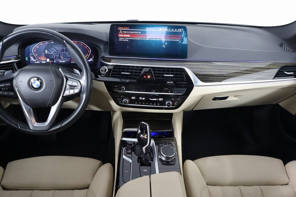 Used 2023 BMW 530i w/ Premium Package RWD image 7