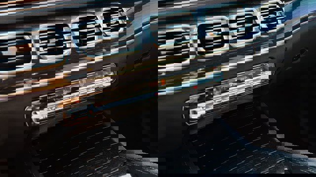 Used 2025 Mercedes-Benz GLE 350 4MATIC image 27